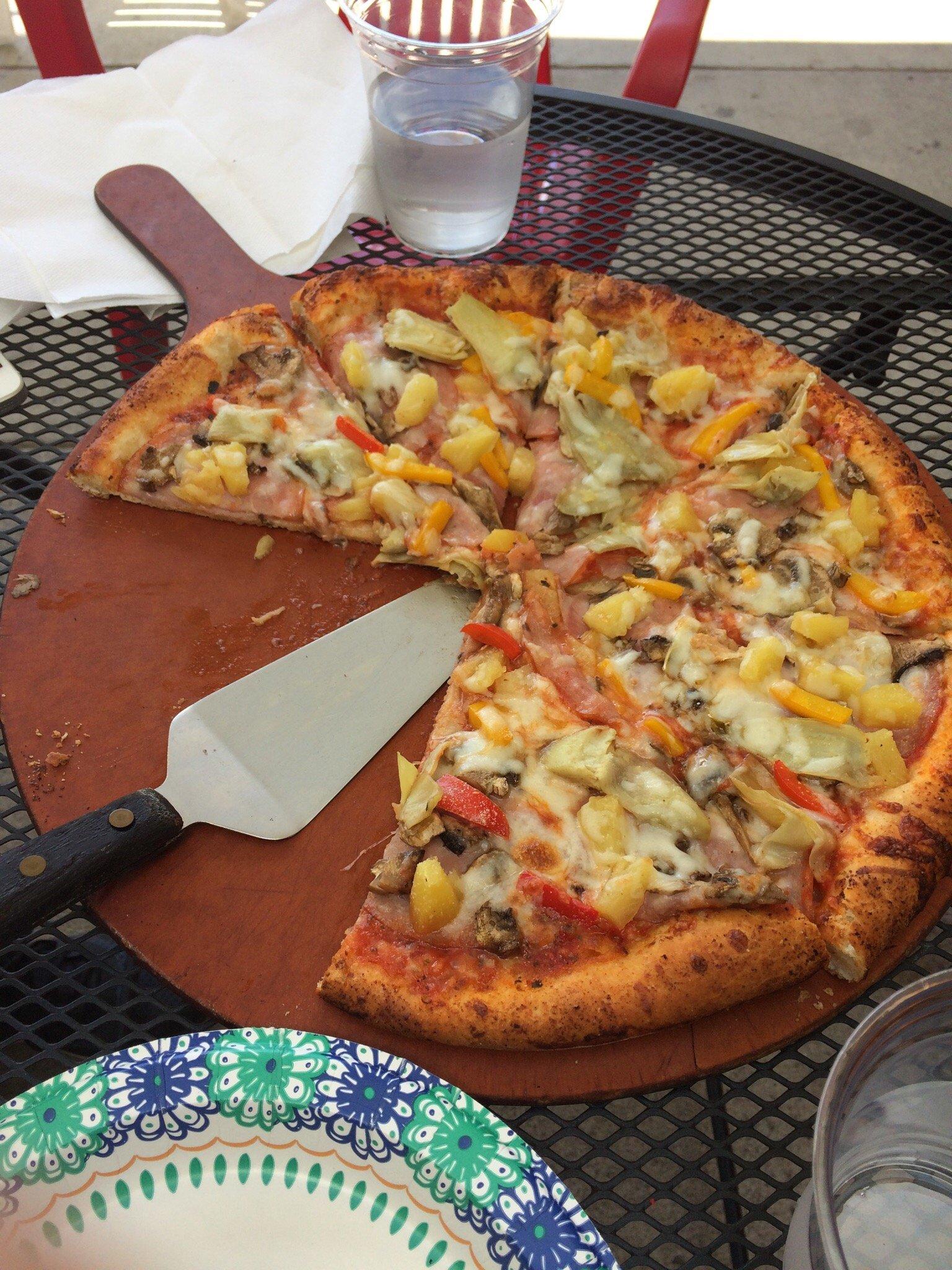 Blake's Pizzeria & Ice Cream