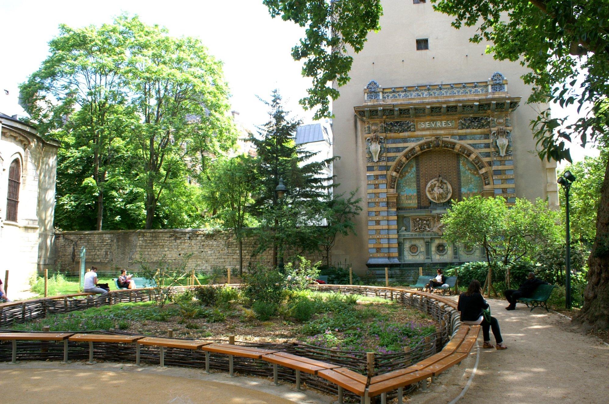 Square Félix-Desruelles