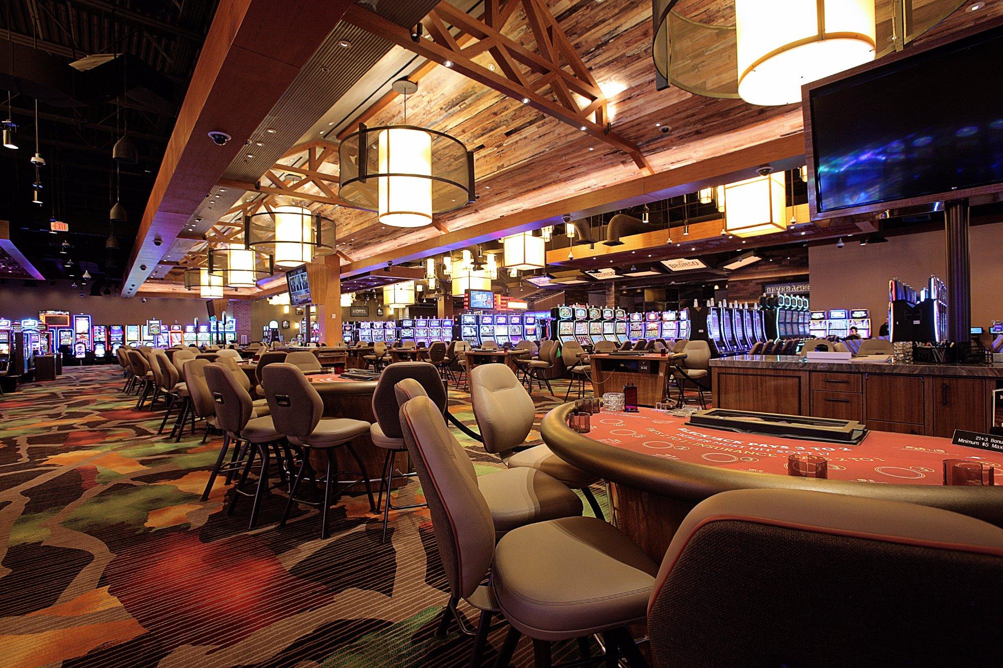 Kansas Crossing Casino and Hotel