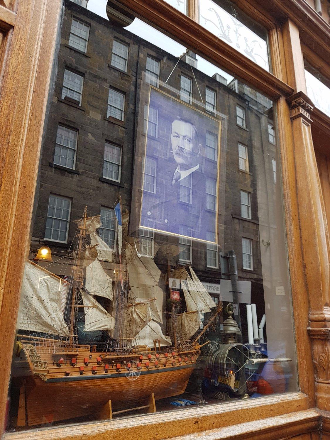 Edinburgh Book Lovers' Tour