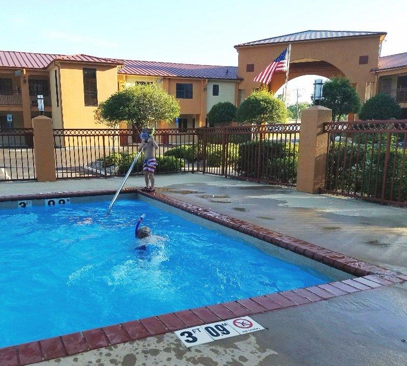 Red Roof Inn & Suites Jackson - Richland