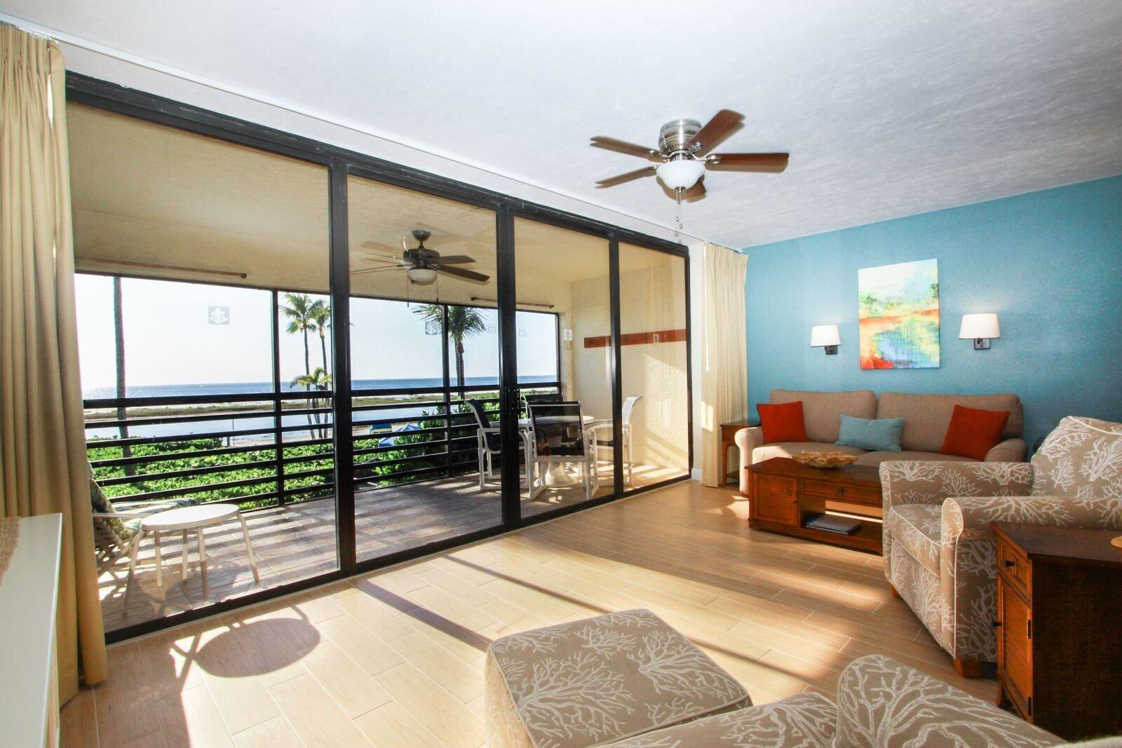 Mariners Boathouse & Beach Resort