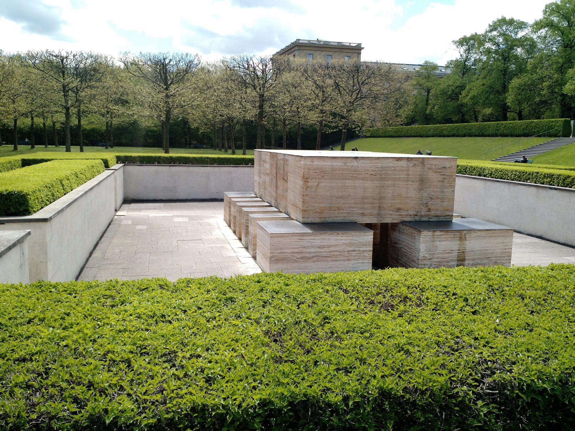 Kriegerdenkmal im Hofgarten (War Memorial)