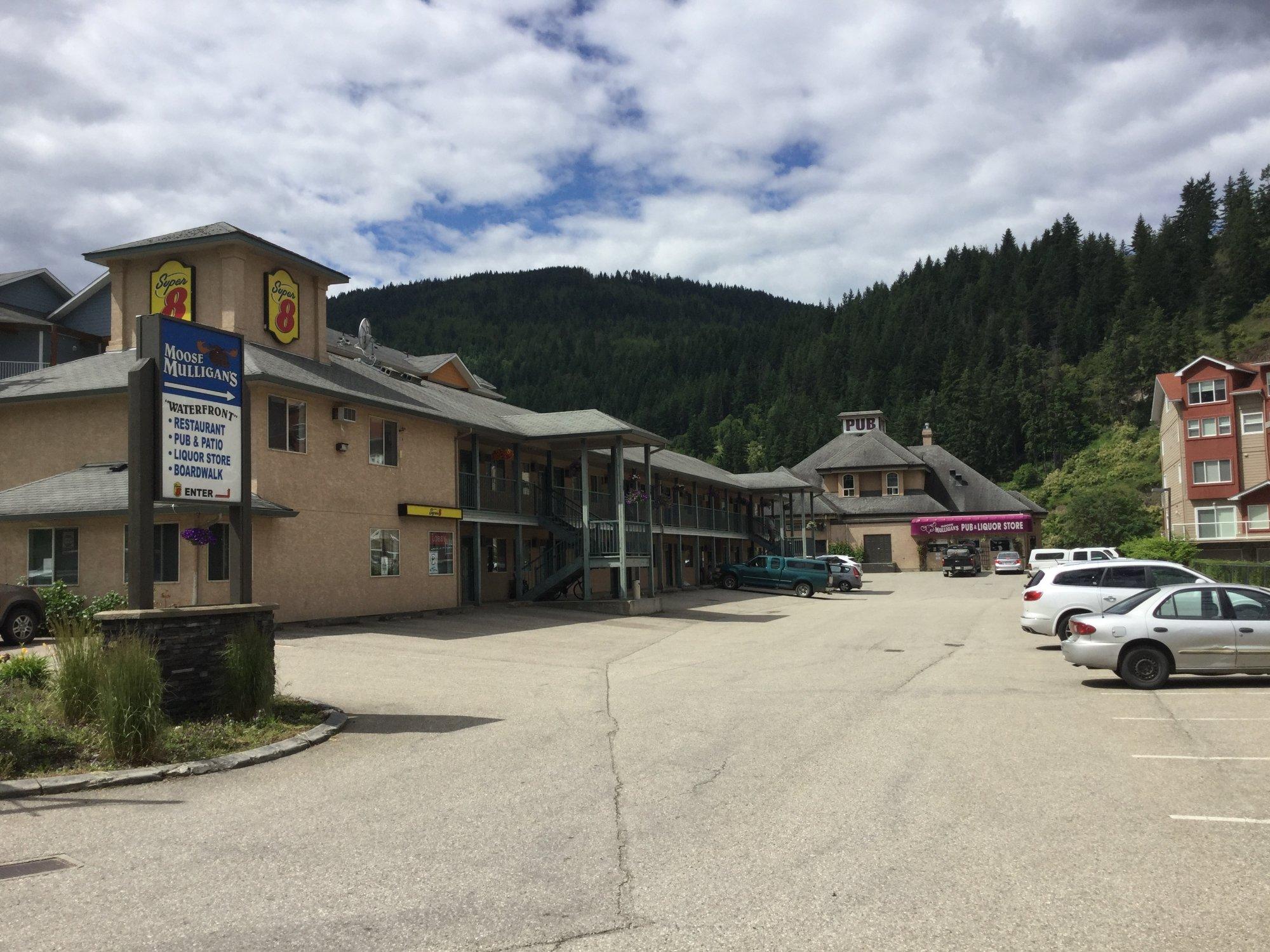 Super 8 by Wyndham Sicamous