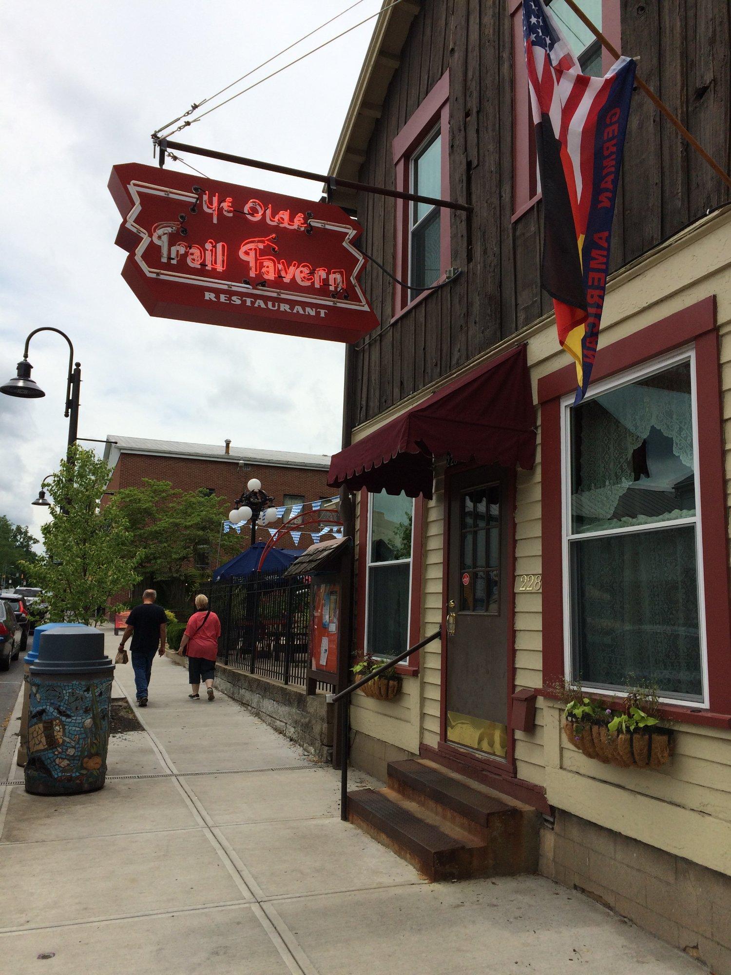 Ye Olde Trail Tavern