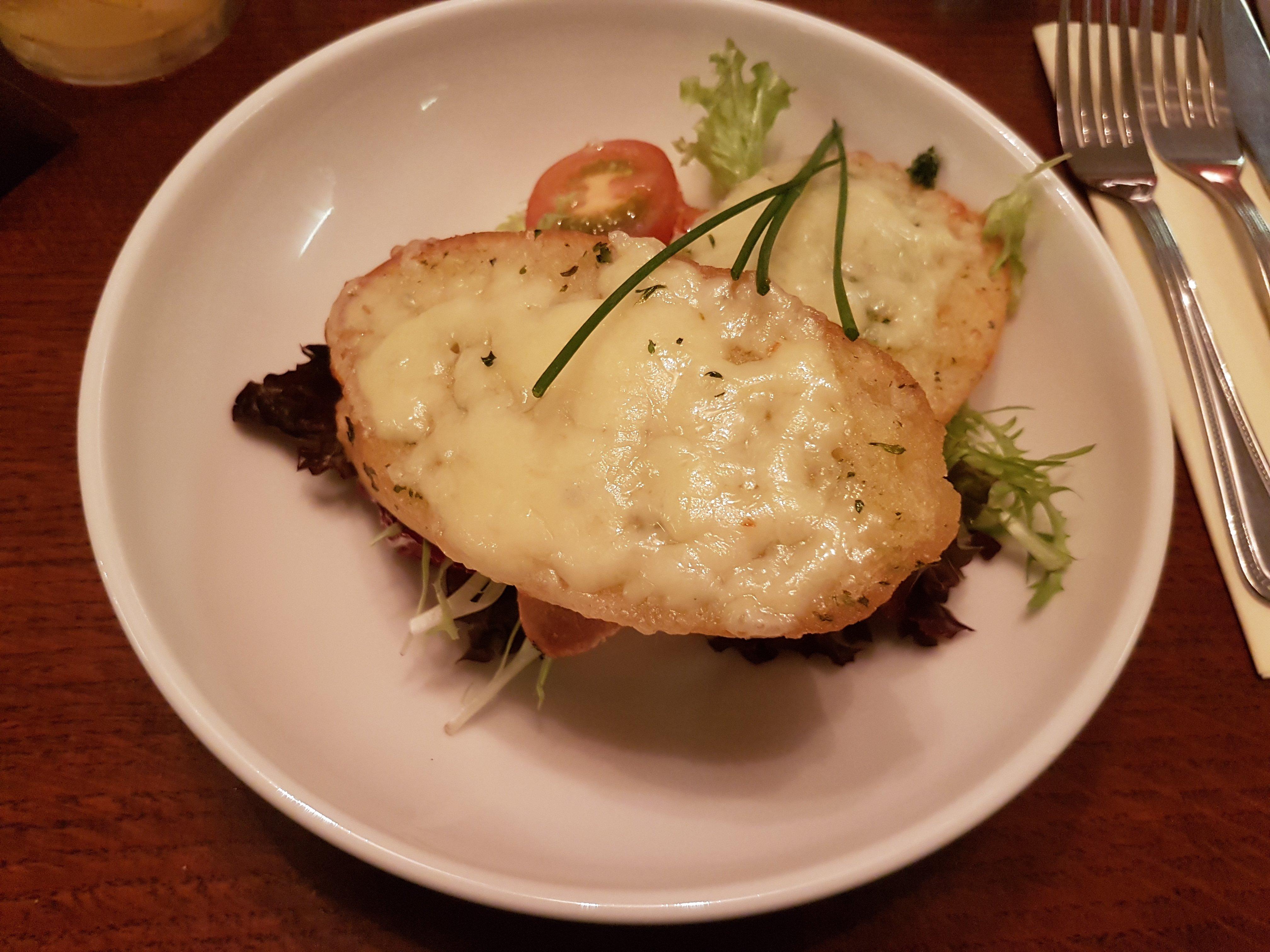 Heeney's U Drop Inn Bar & Restaurant