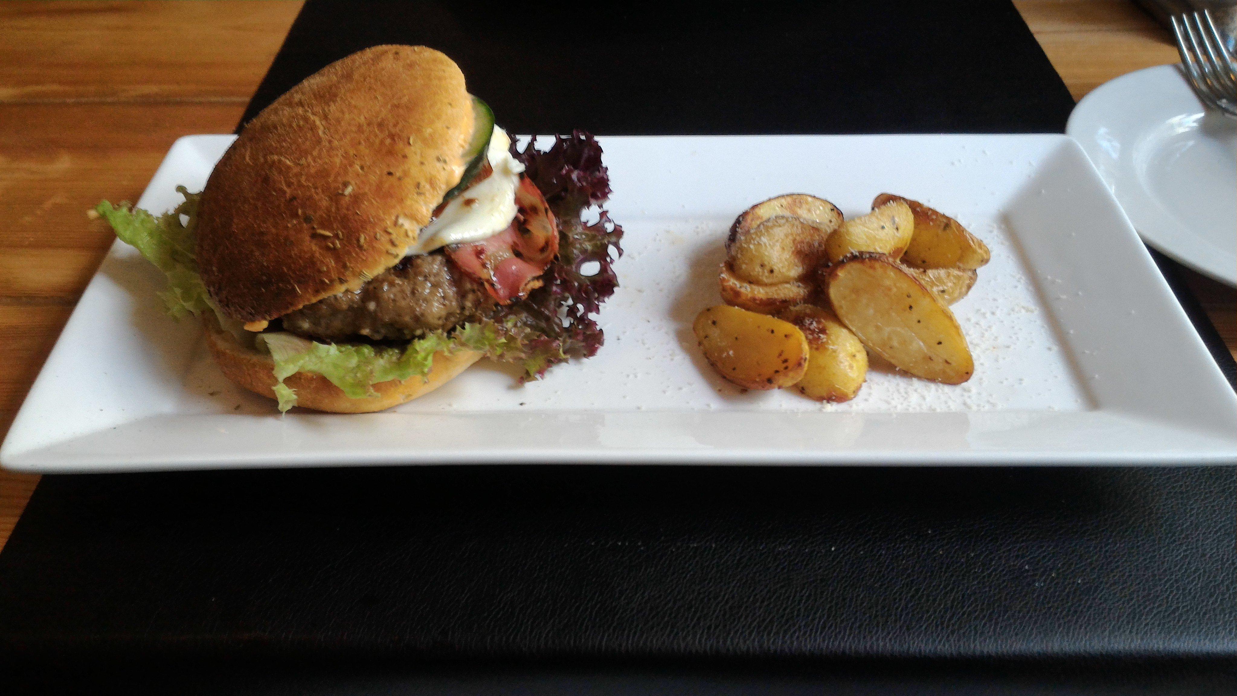 La Dolce Vita Fashion Cafe