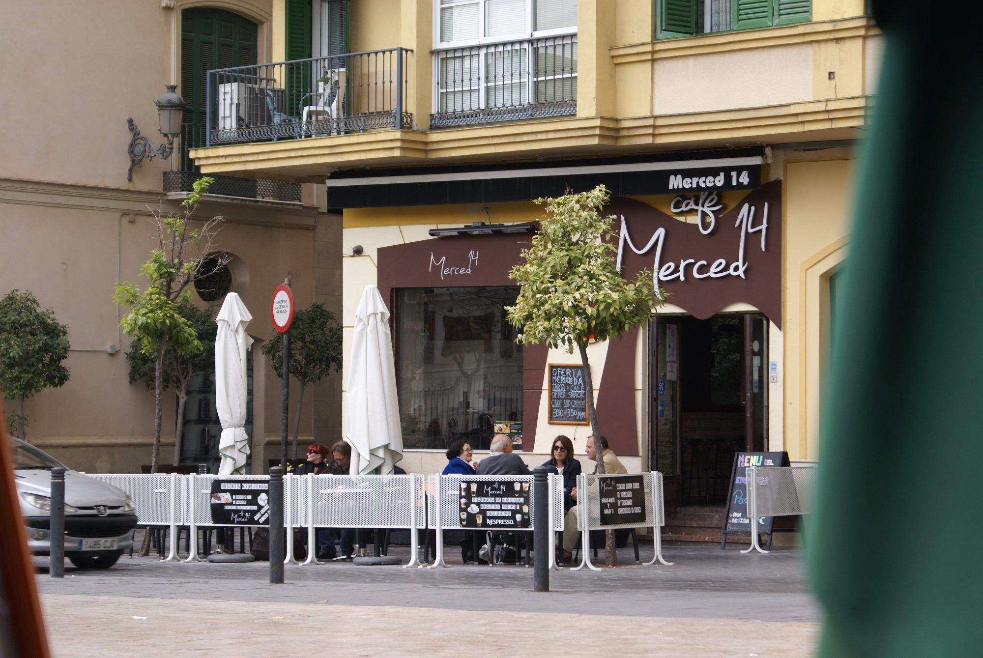 Merced 14 Lounge Bar