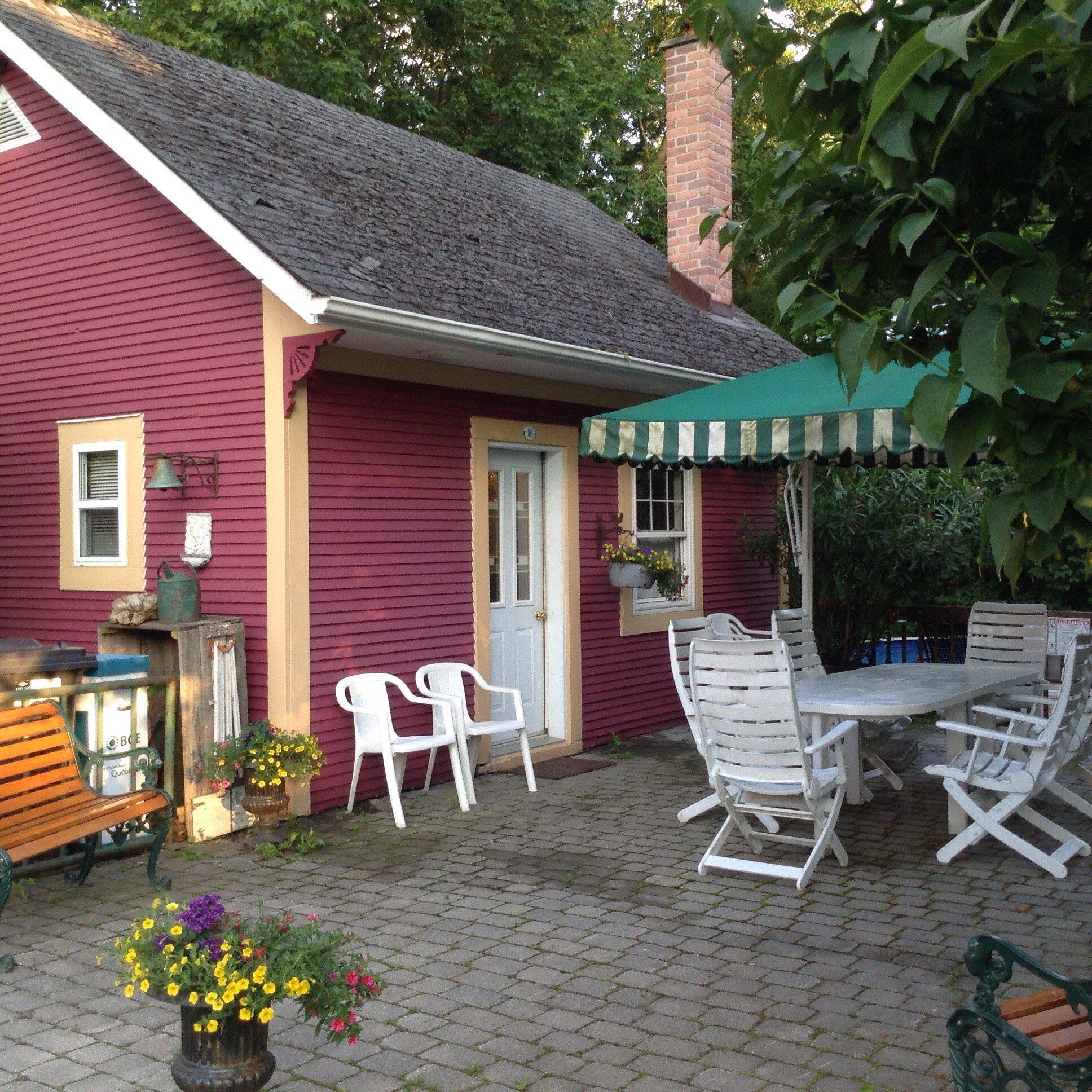 Une Fleur au Bord de l Eau