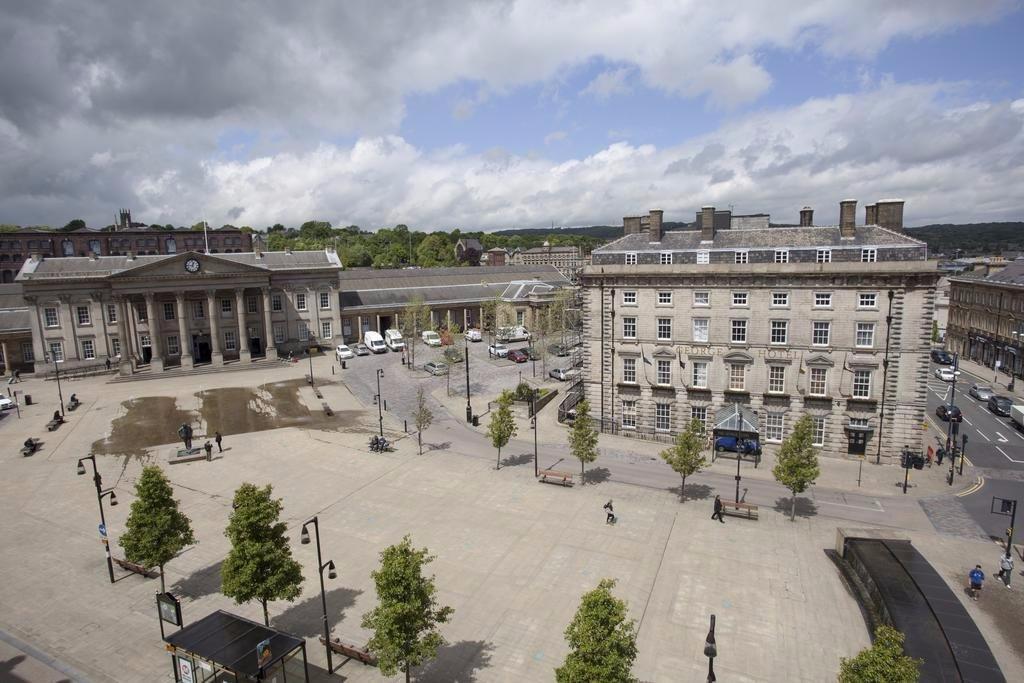 Lux Aparts Huddersfield Central