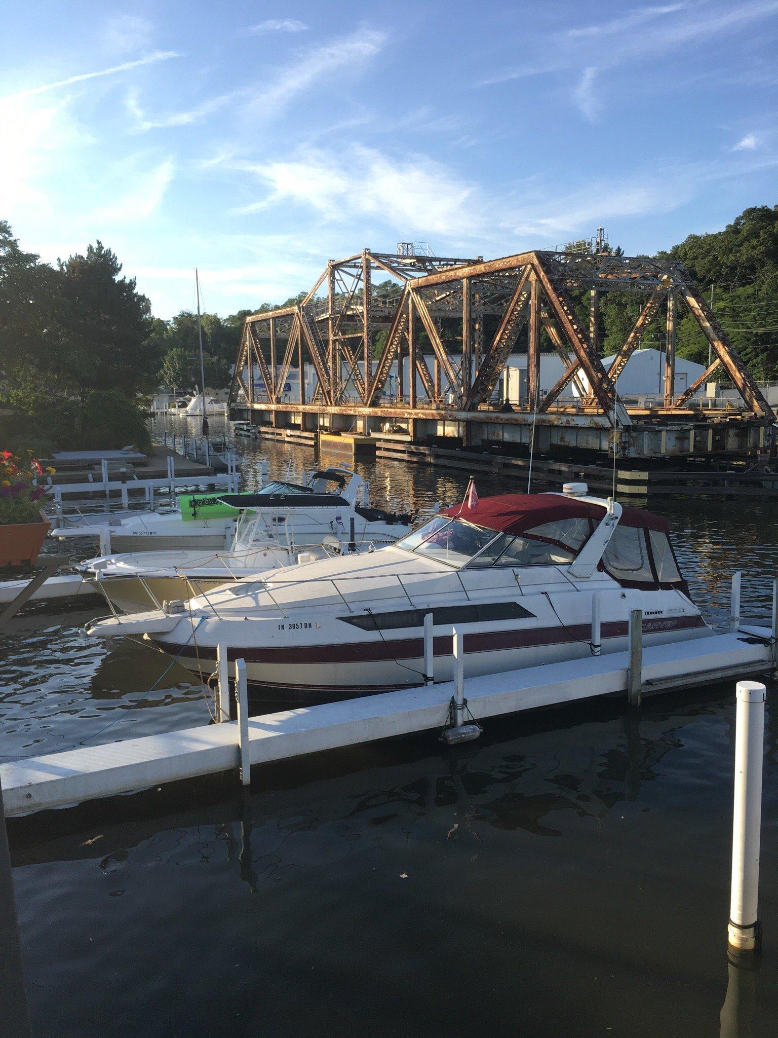 Bridges Waterside Grille