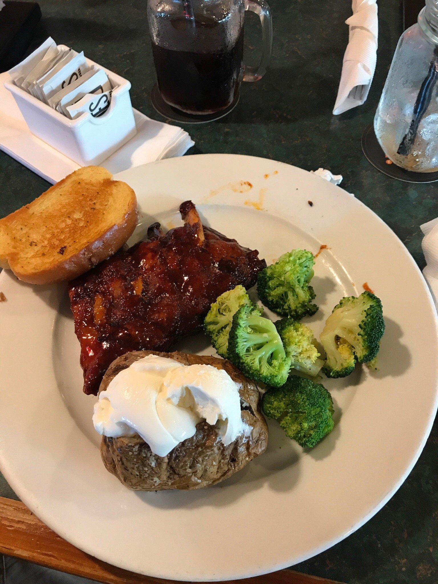 Smokey Bones BBQ & Grill