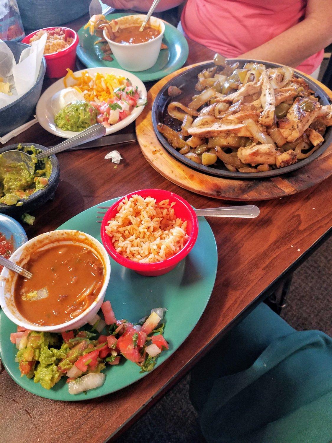 Lupes Cocina Y Cantina