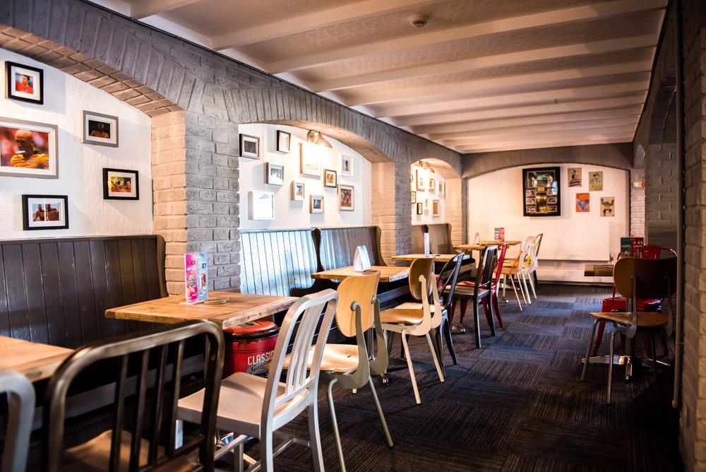 Riverside Sports Bar And Kitchen