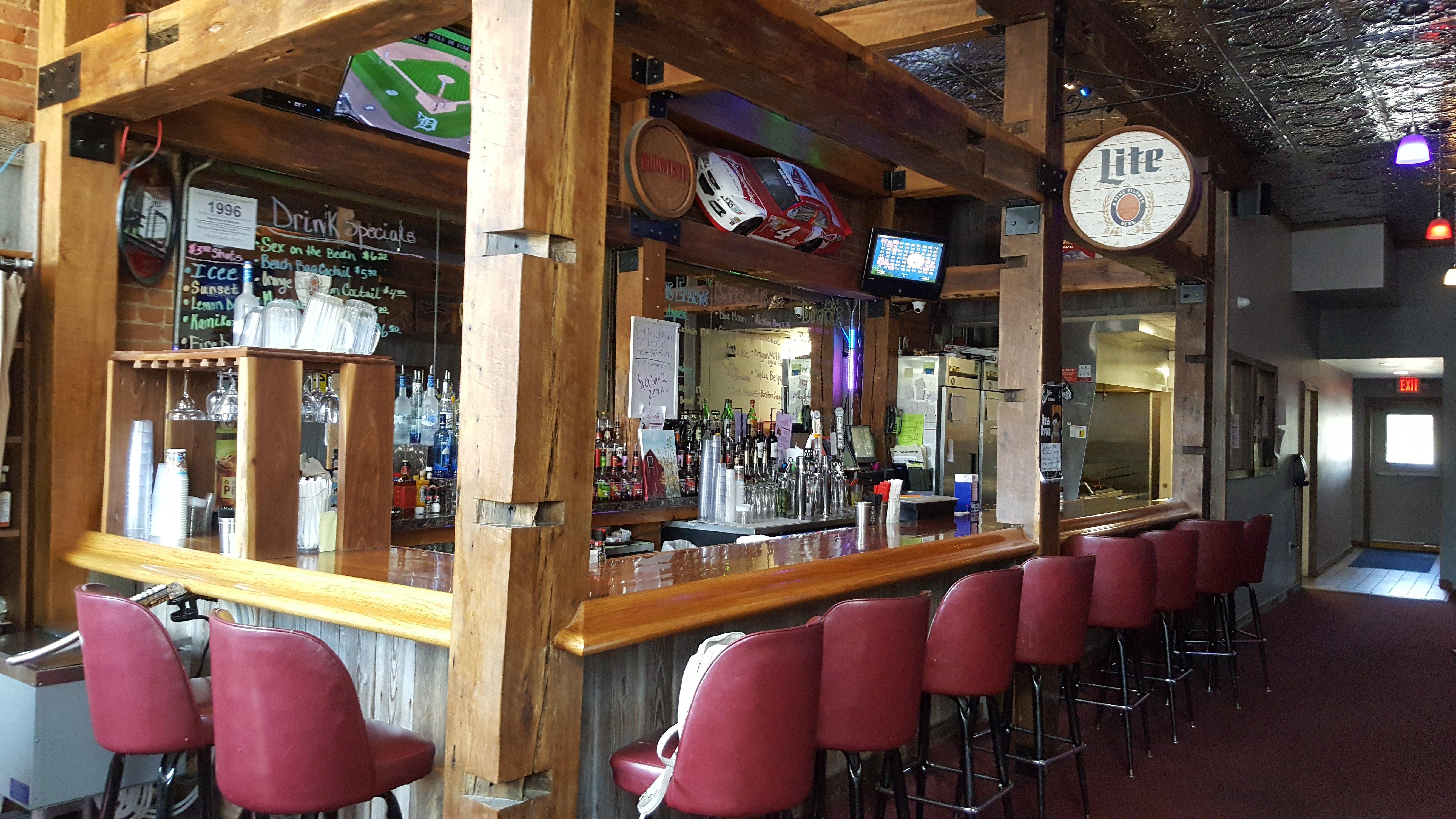 Uncle Lyle's Tavern and Grille