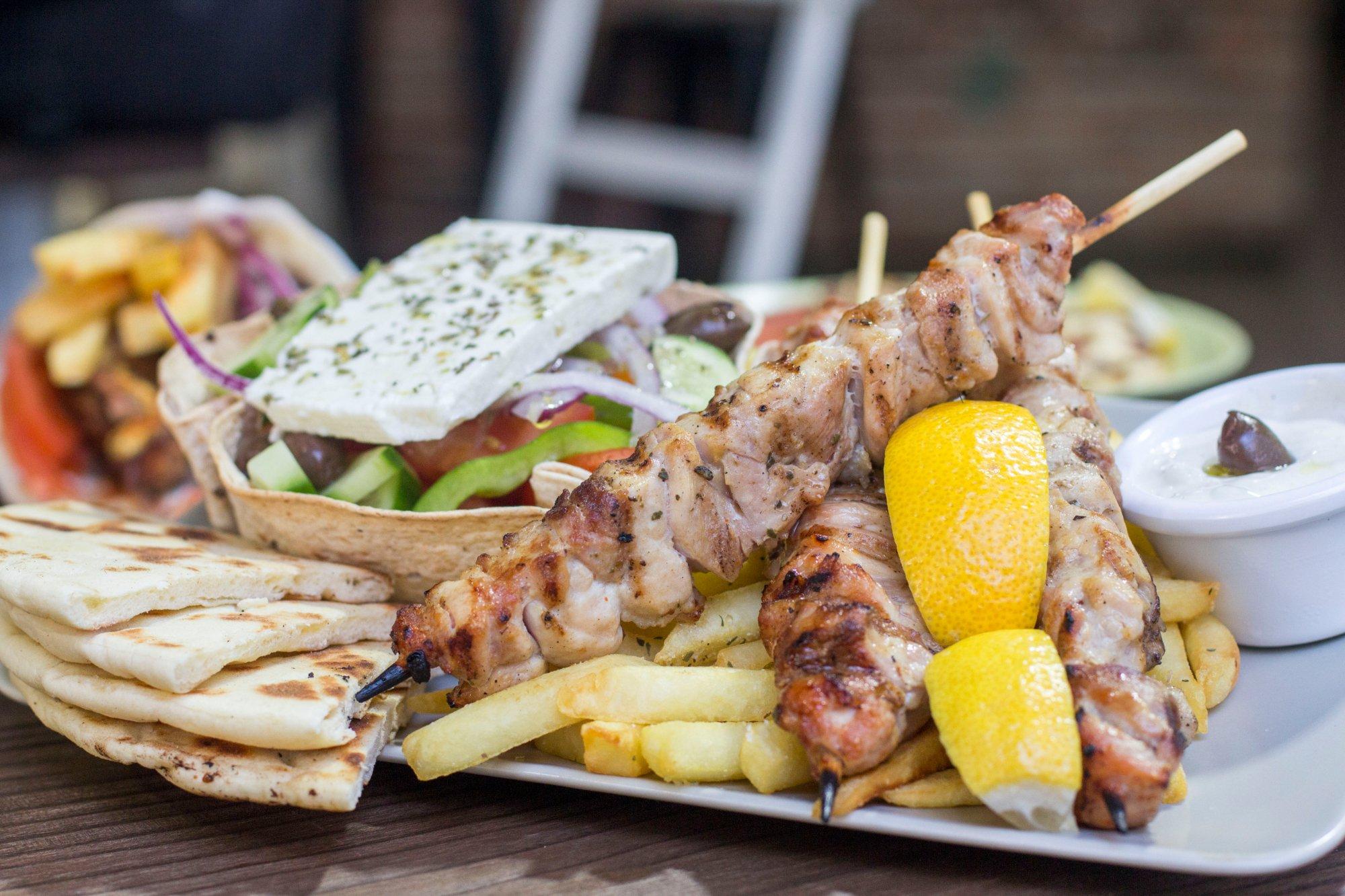 Plateia Where Friends Meet