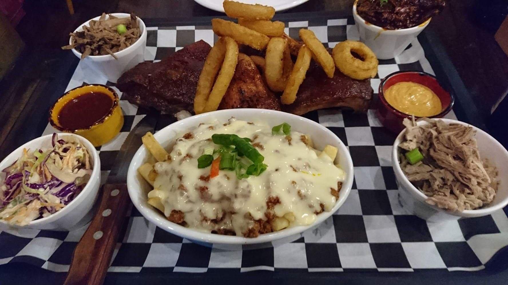 Everydays Smokin BBQ And Bar