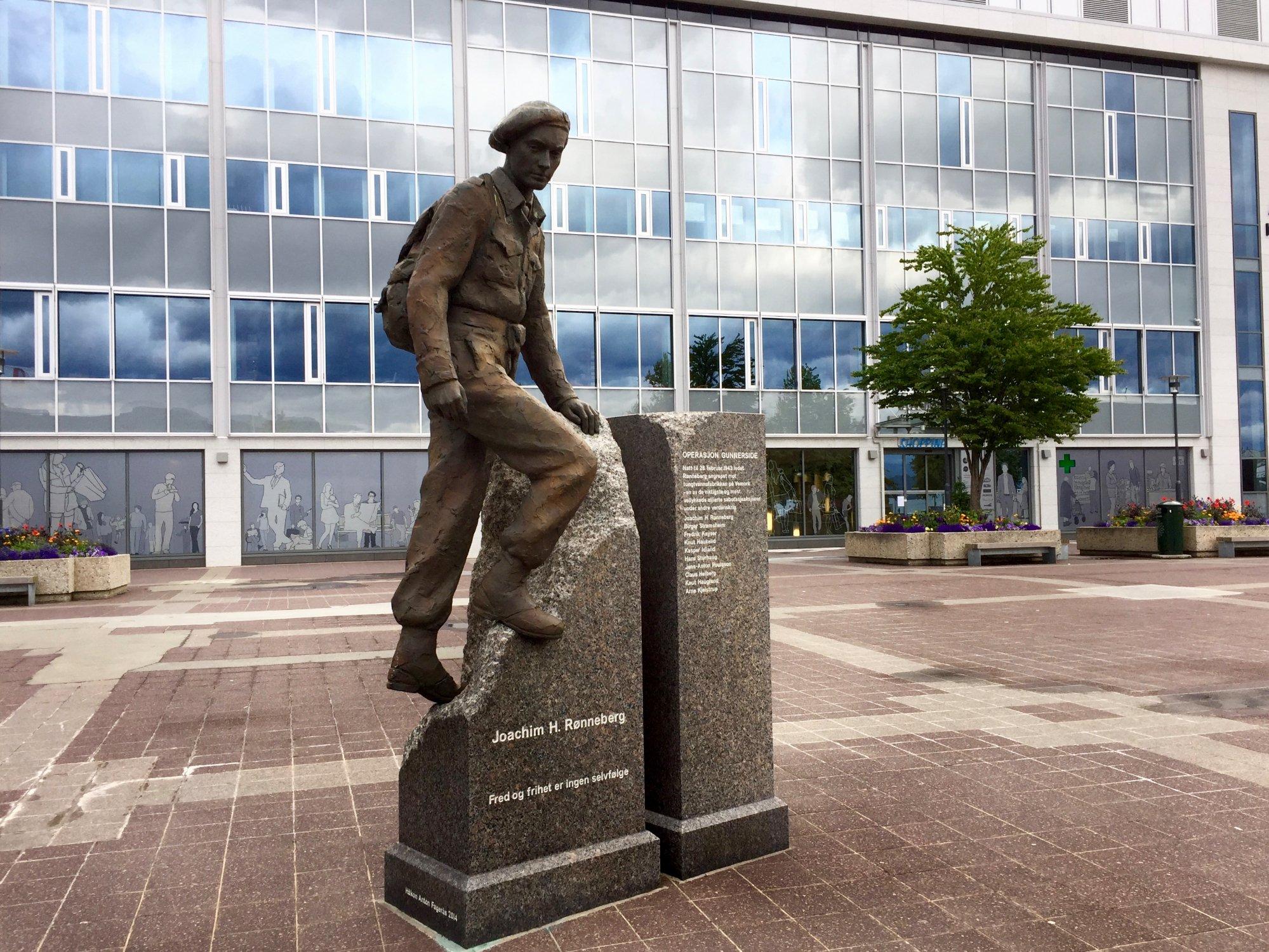 Statute of Joachim Ronneberg