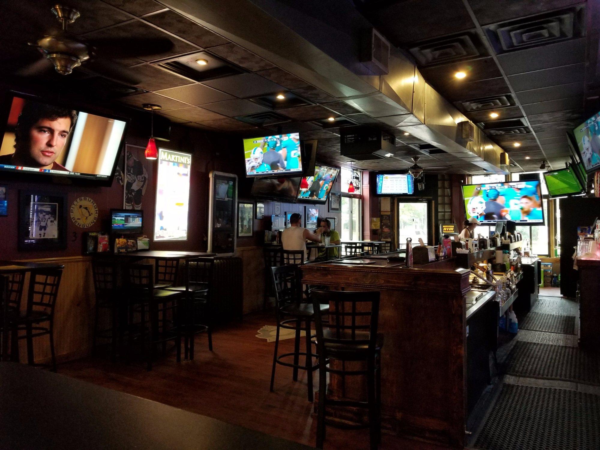 P Dub's Sports Bar & Grille