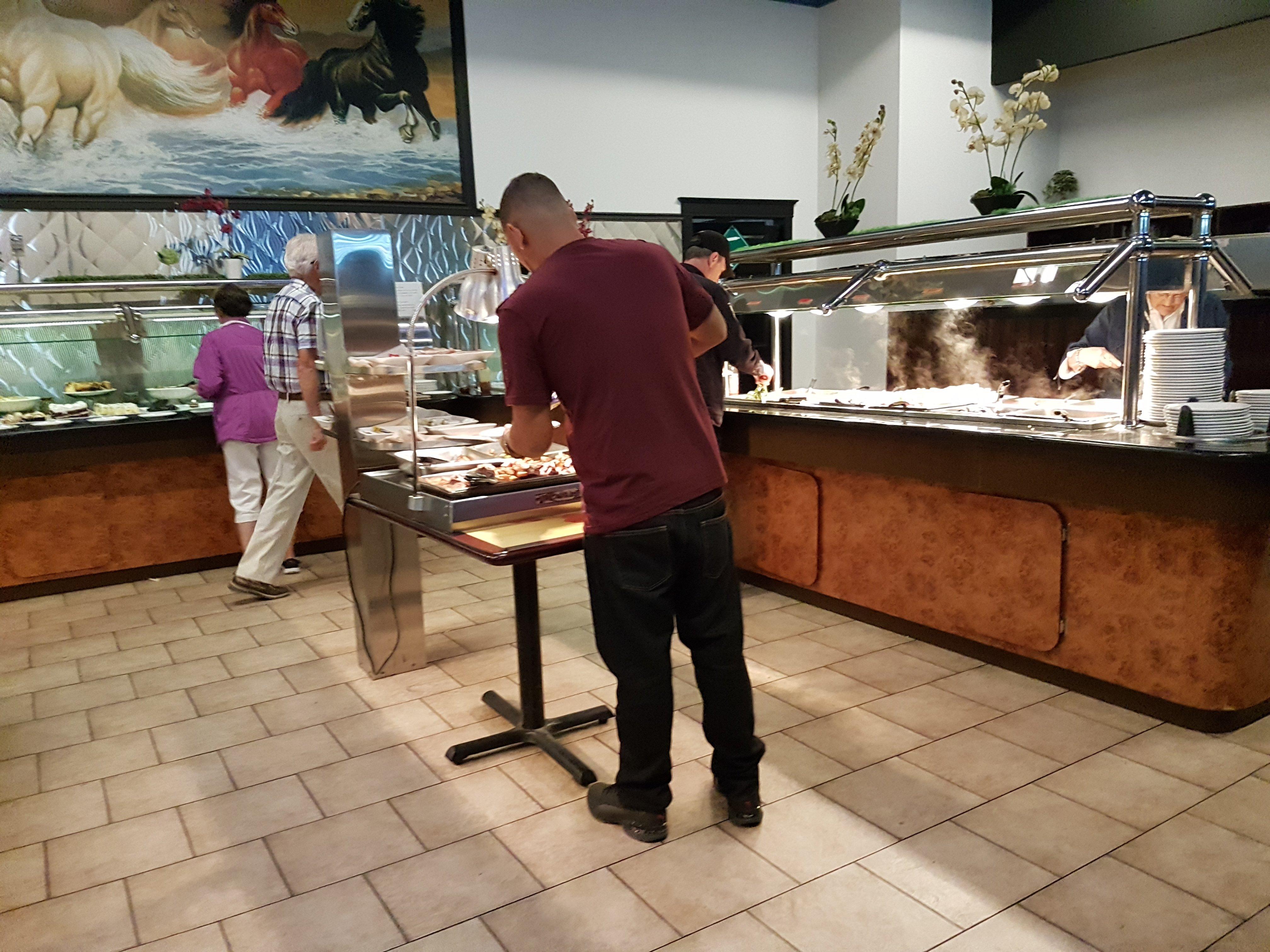 Maple Leaf Queen's Buffet