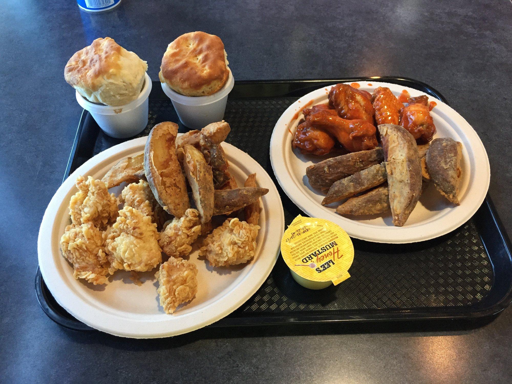 Lee's Famous Recipe Chicken