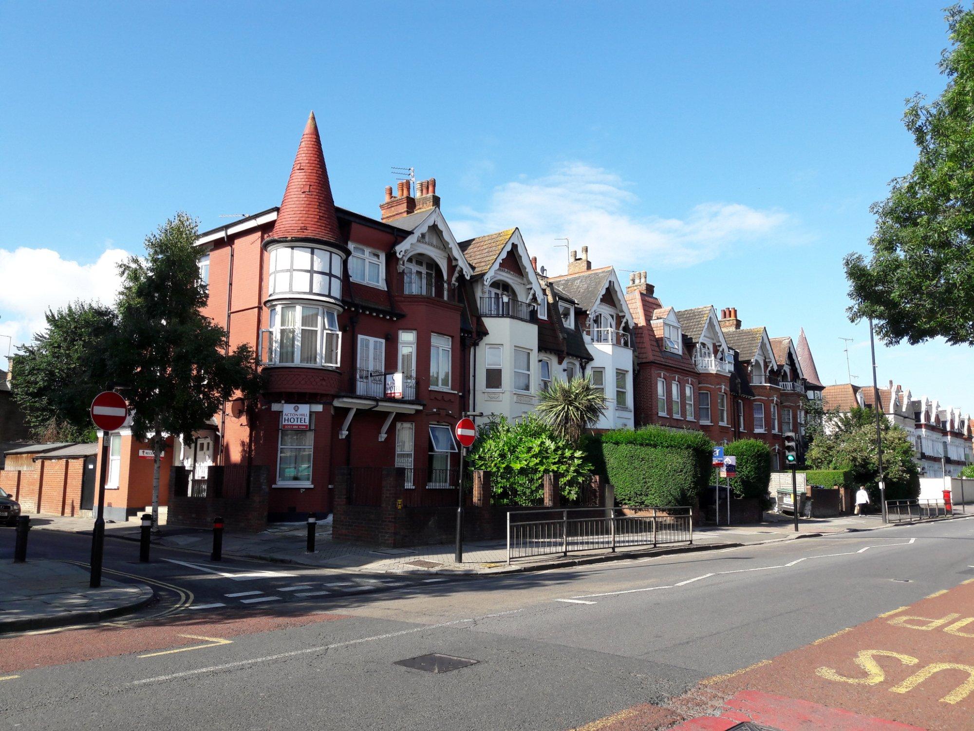 OYO TamTam Acton Hotel