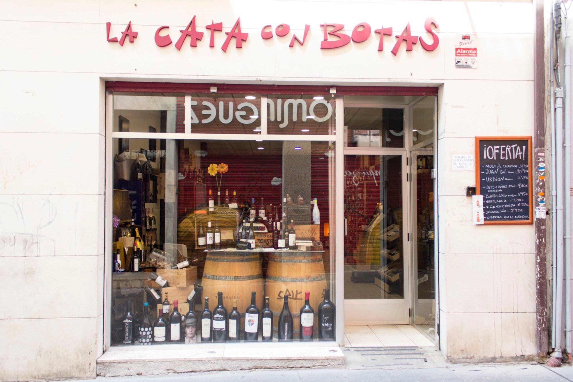 Vinoteca La Cata con Botas