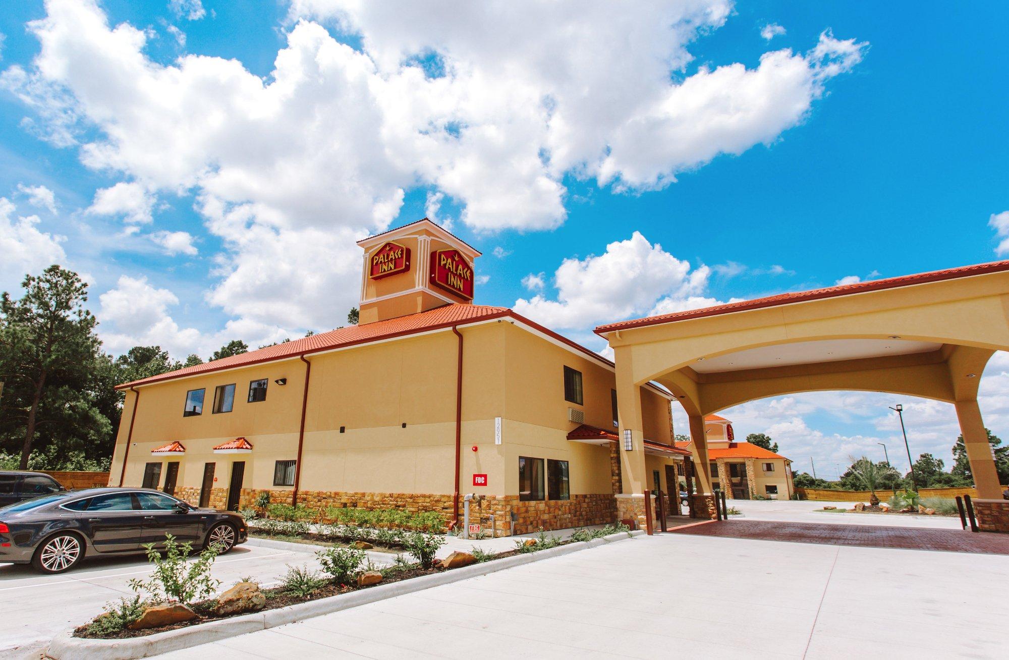 Palace Inn - Willowbrook Mall