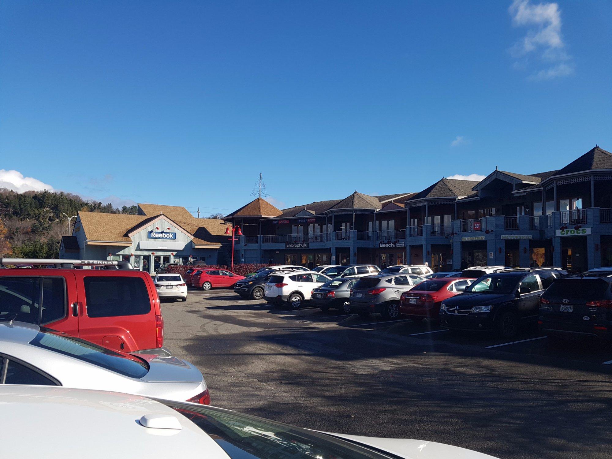 Outlets at St. Sauveur