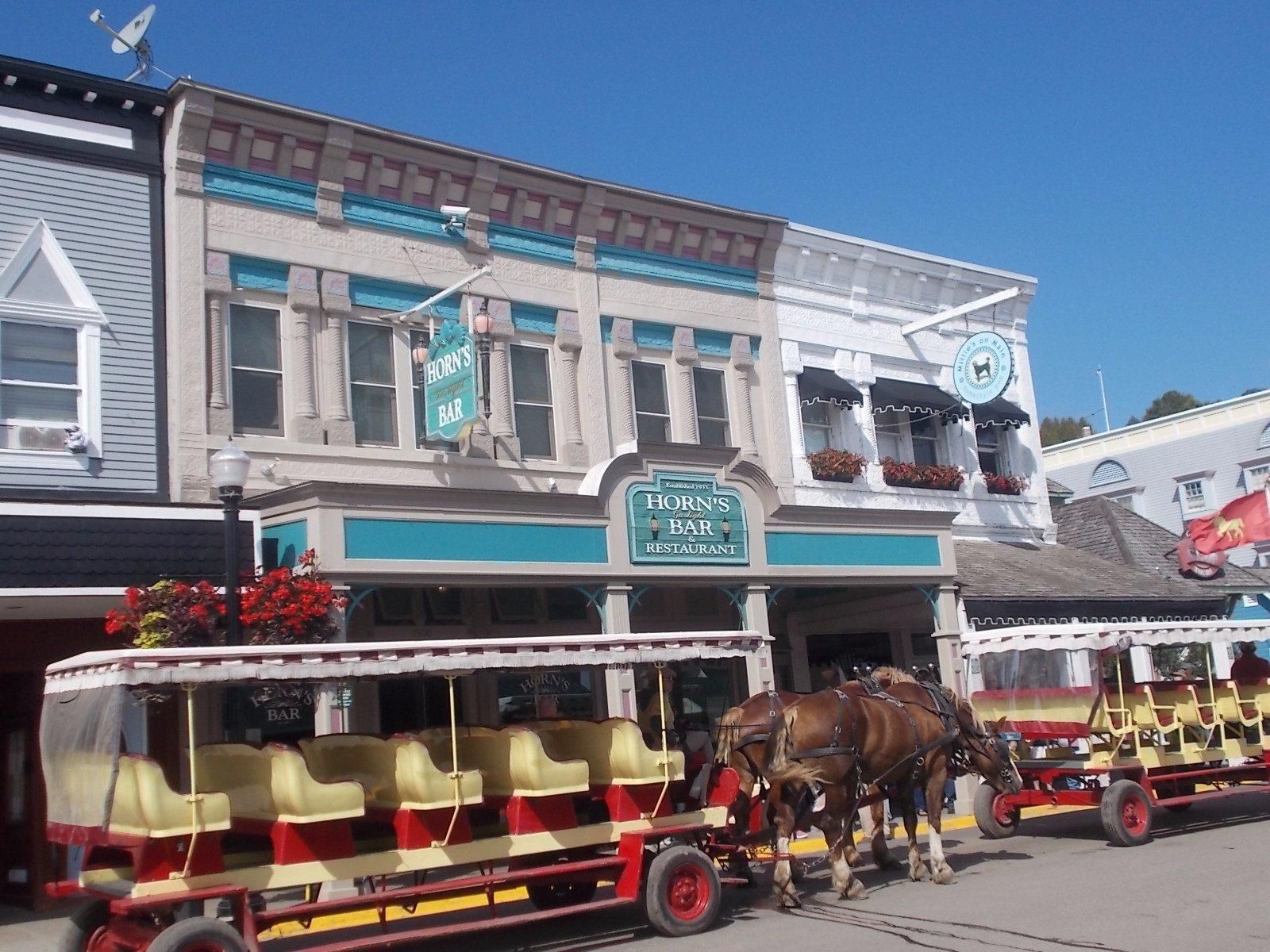 Horn's Gaslight Bar & Restaurant