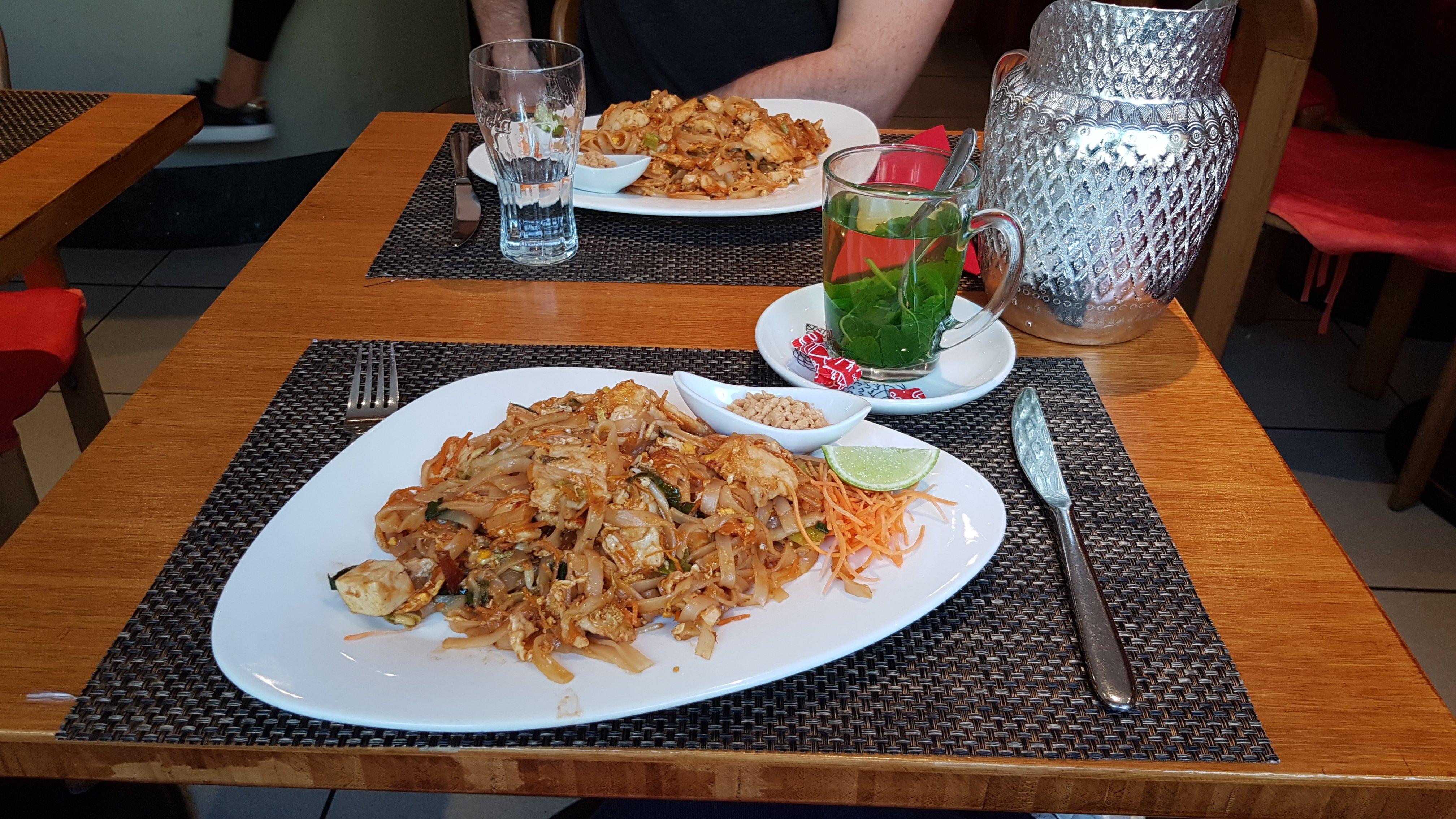 Le Sawasdee Thai, Sion