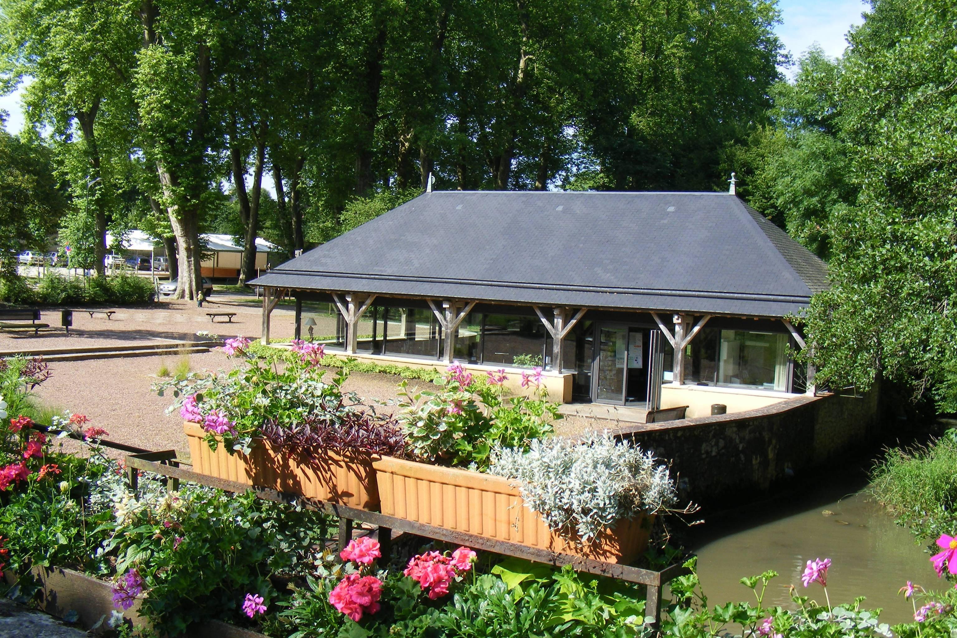 Office de Tourisme de Puisaye-Forterre - Accueil de Saint Amand en Puisaye