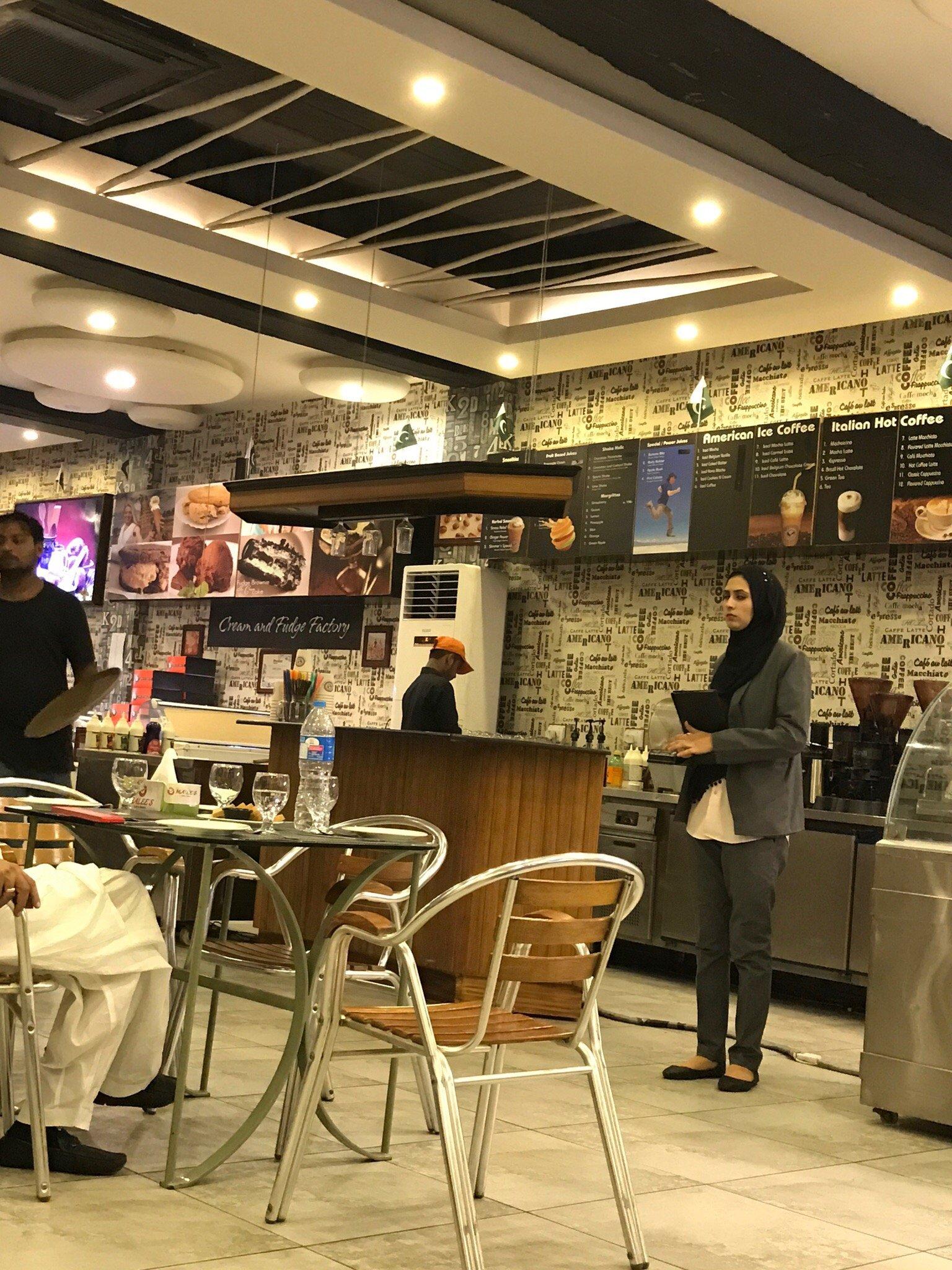 Malee's Cafe & Bakers