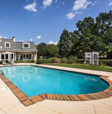 Matthews Manor Bed & Breakfast