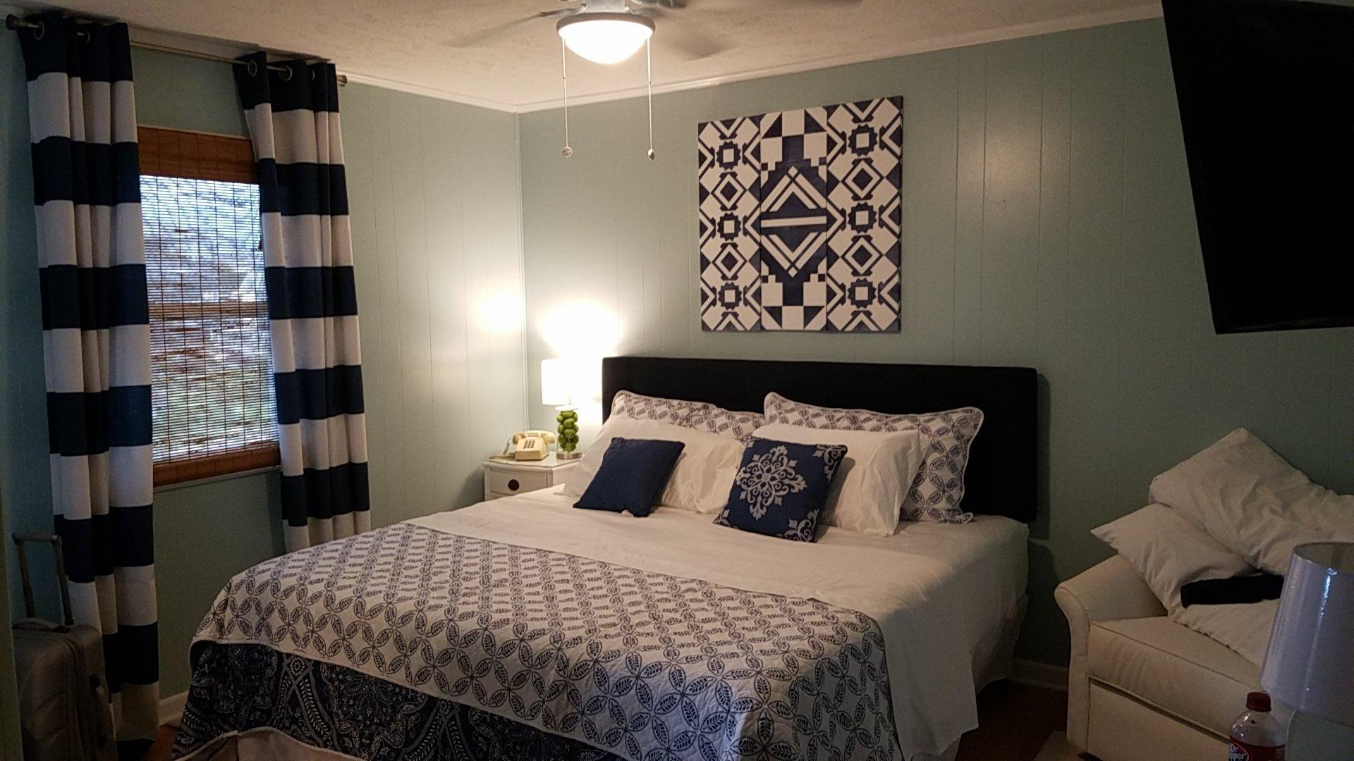 Continental Motel & Apartments