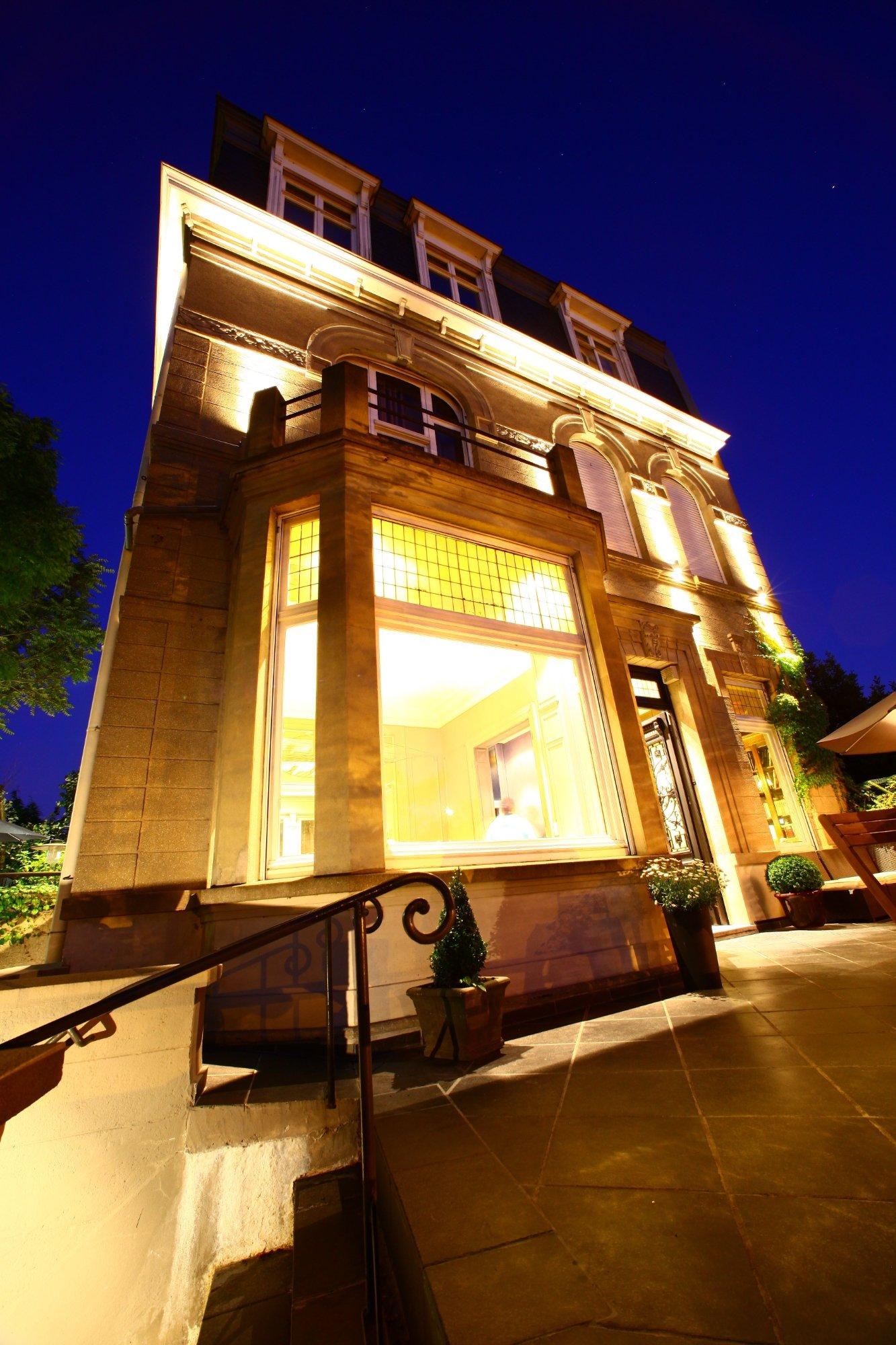 Les Toquées by Benoit Bernard