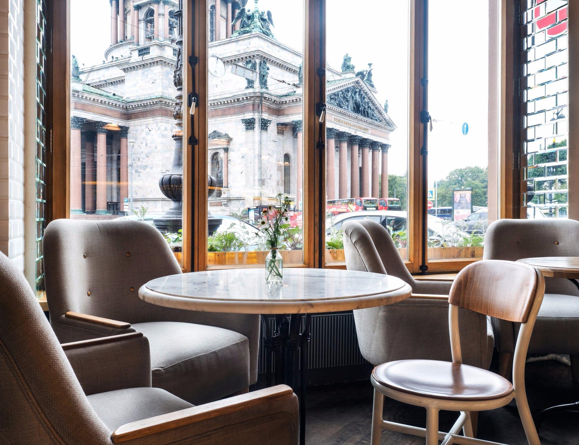 Schastye na Isaakiyevskoi Bar & Restaurant