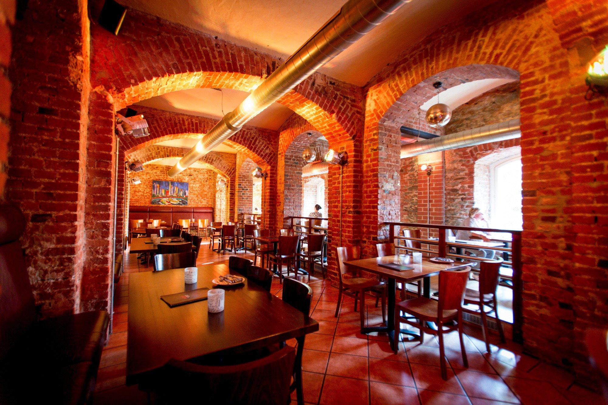 Palais Restaurant Bar