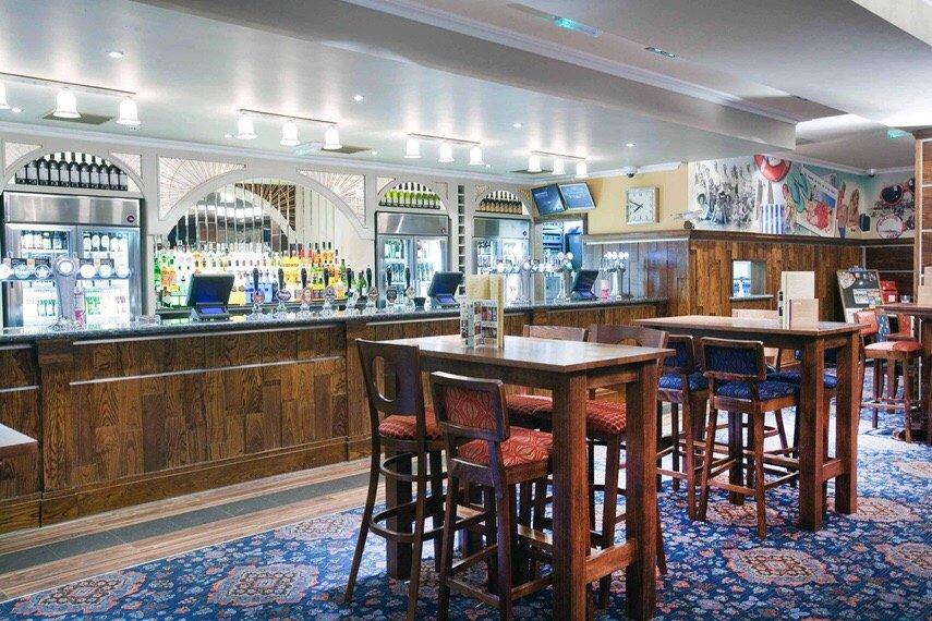 The Layton Rakes - JD Wetherspoon