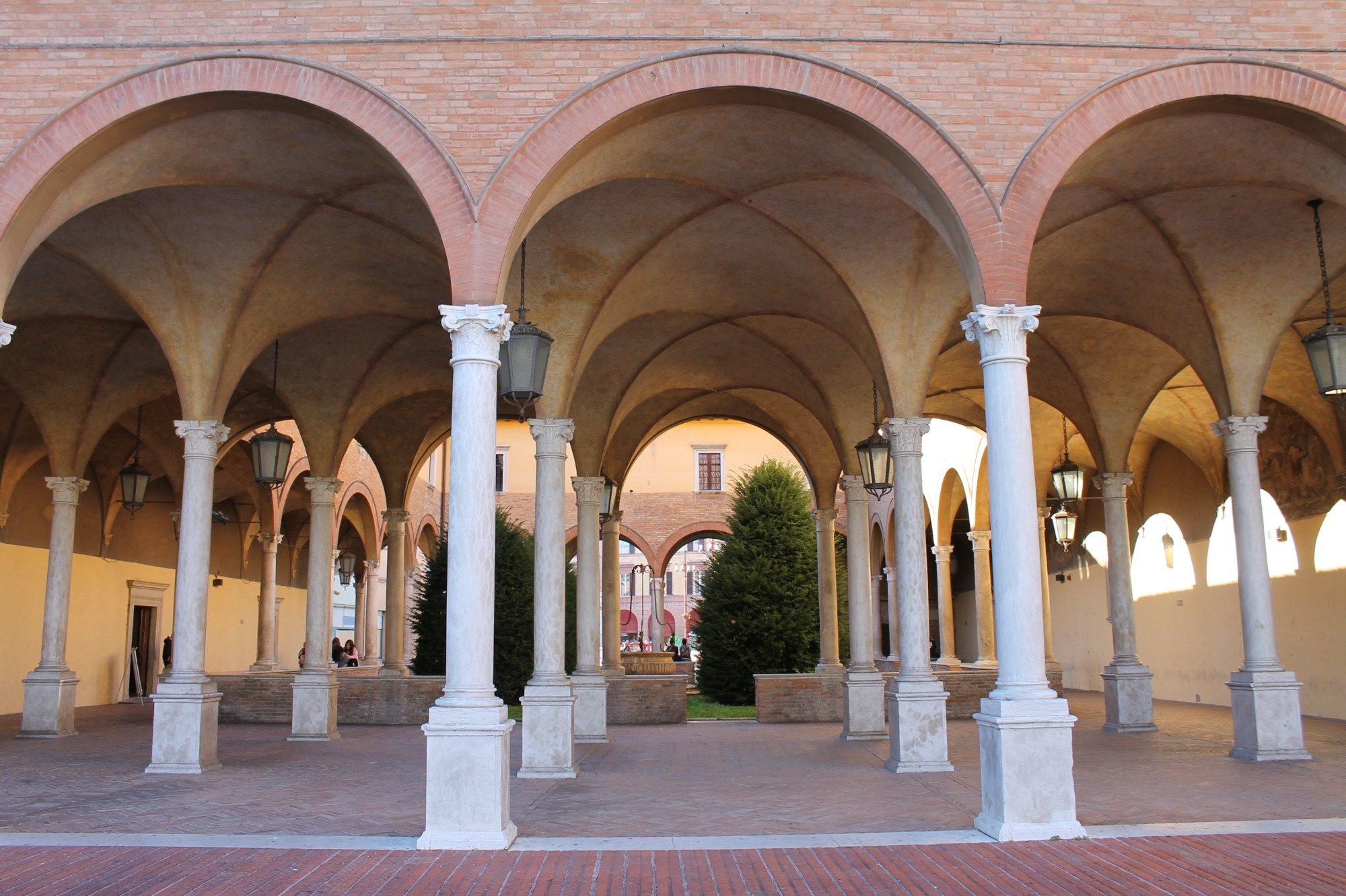 Chiostro di San Mercuriale