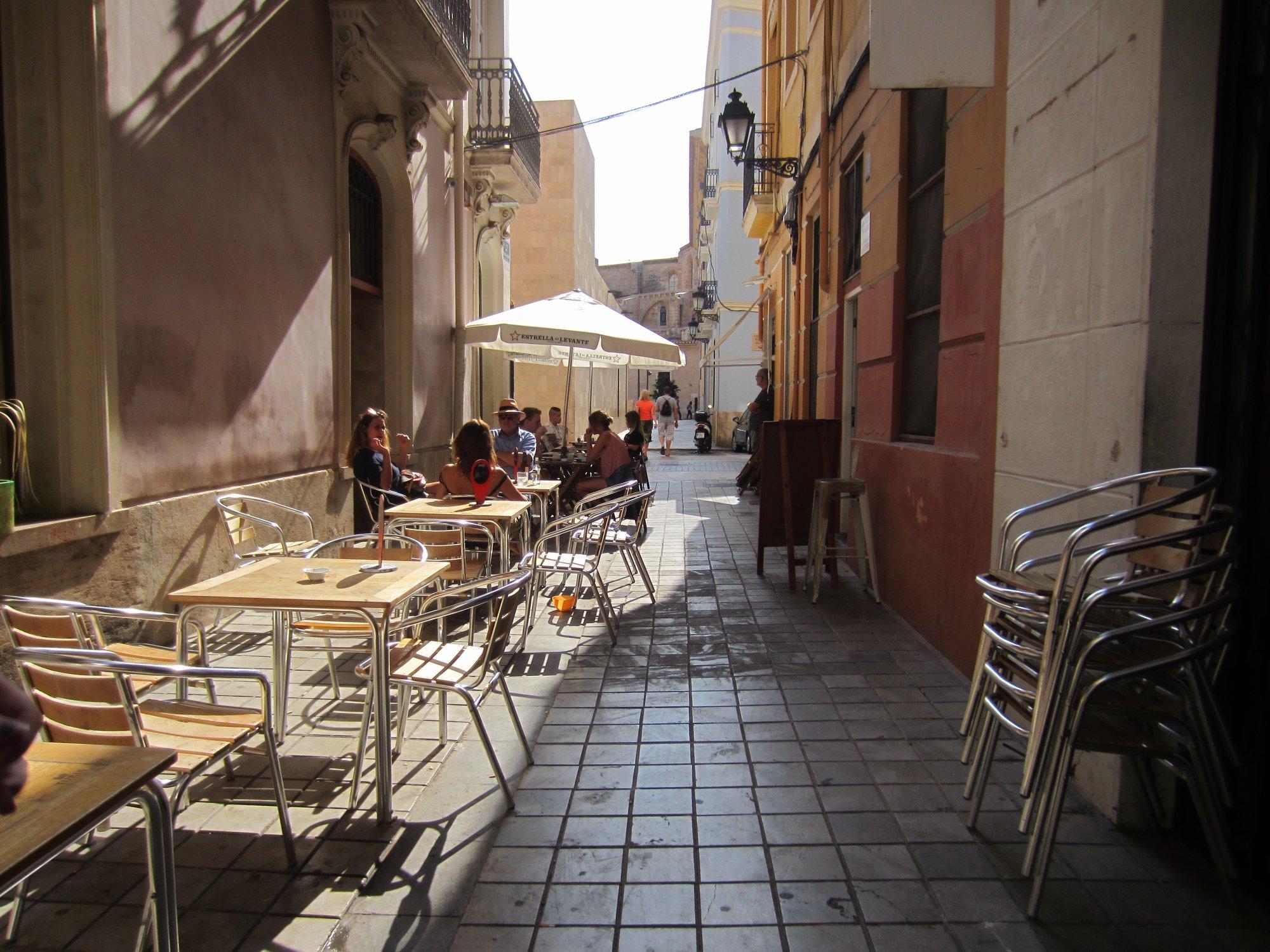 Nuna Bar & Restaurant