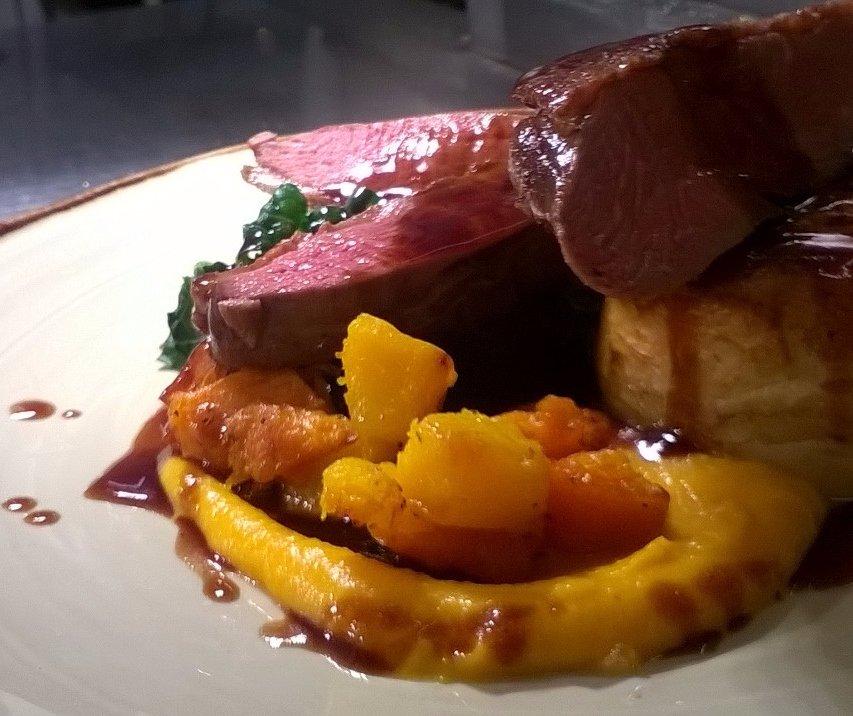 Redwing Bar & Dining