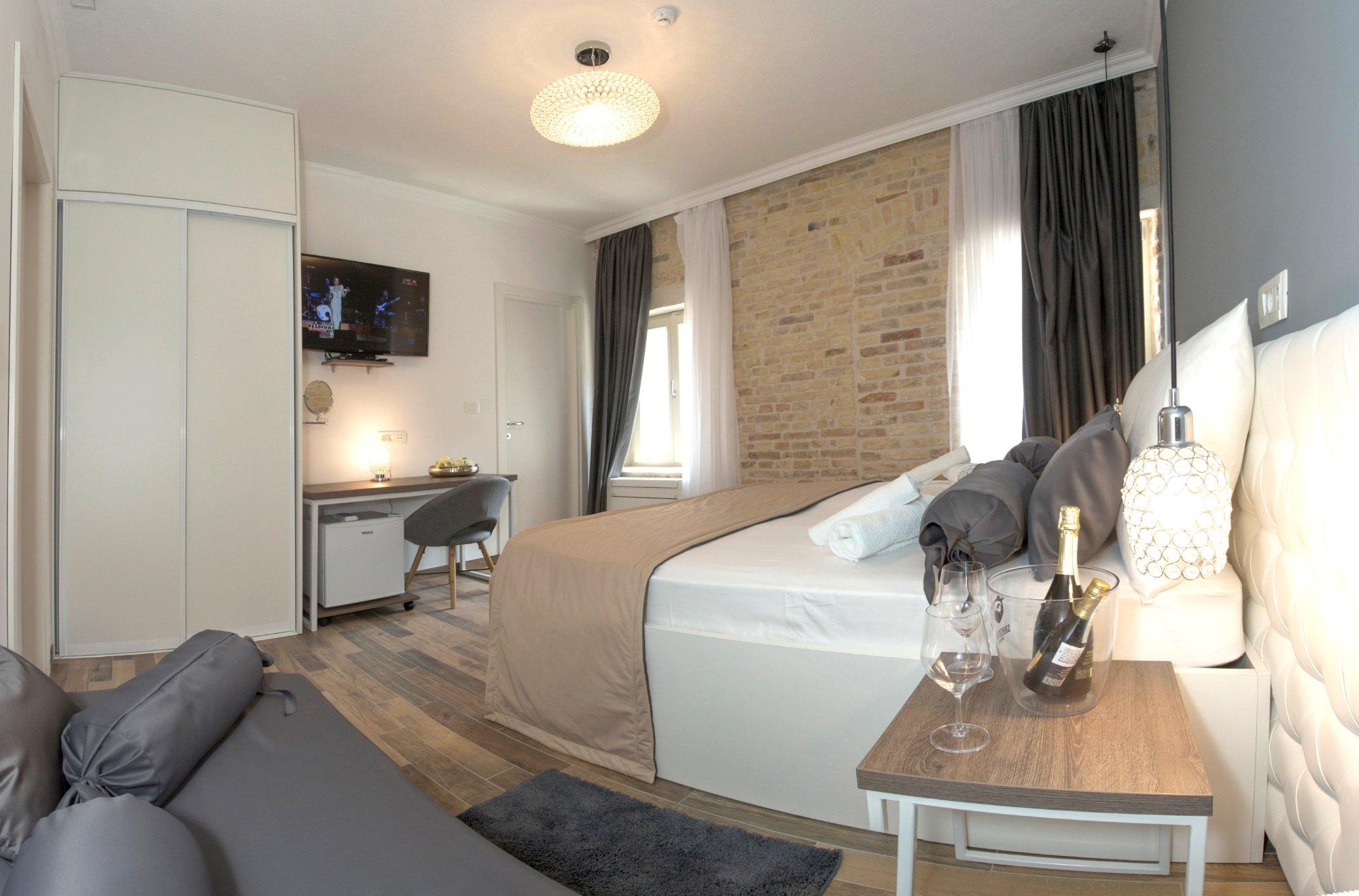 Aspalathos Residence