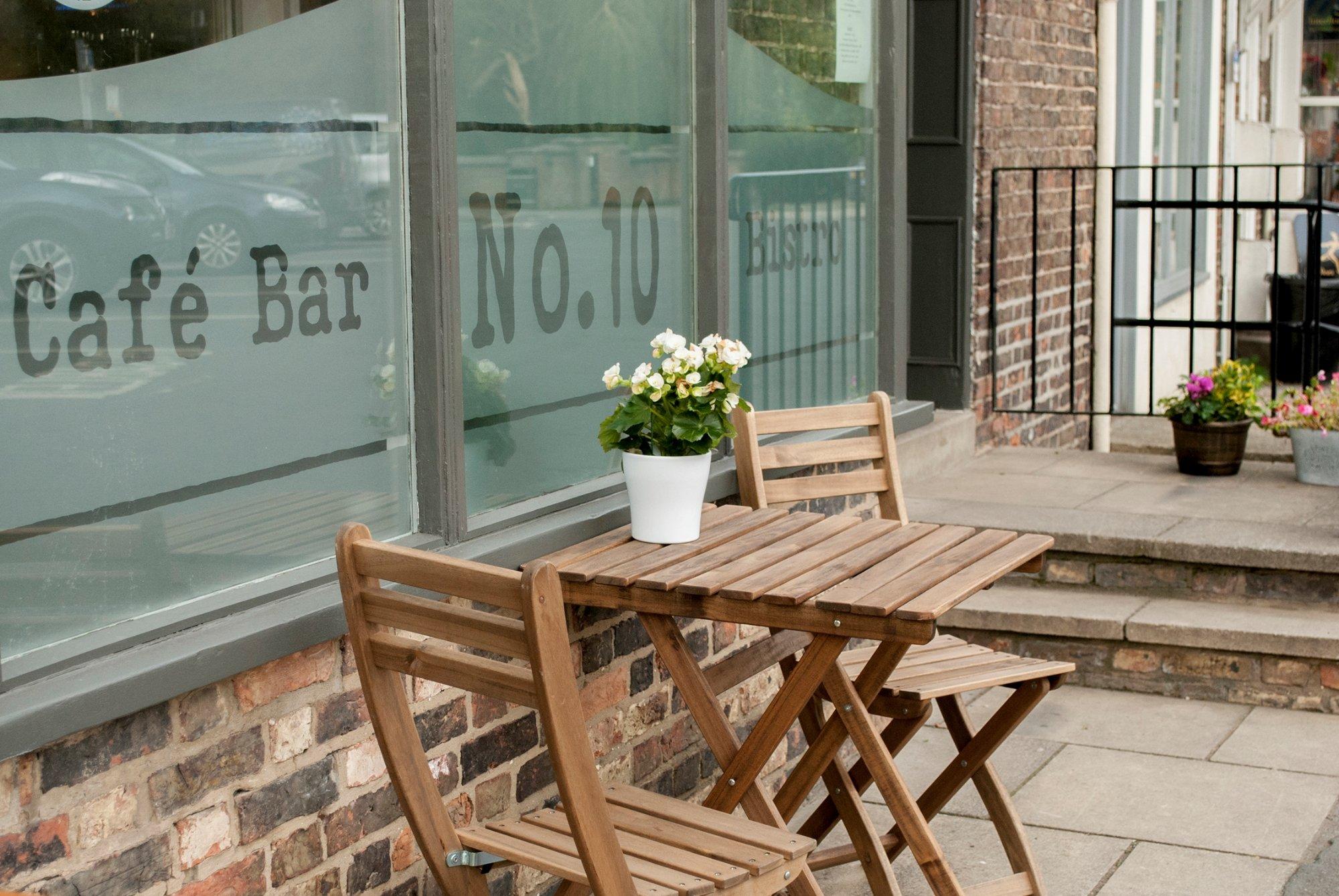 No. 10 Café Bar & Bistro