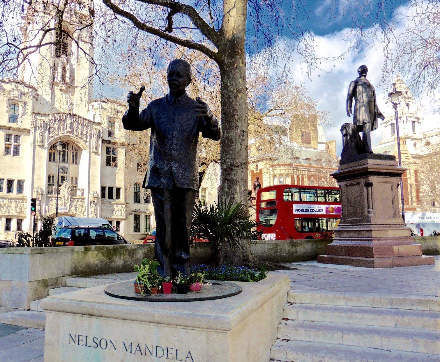 Nelson Mandela Statue