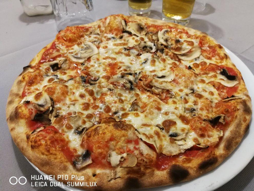 Al 16 Rosso Ristorante Pizzeria Wine Bar
