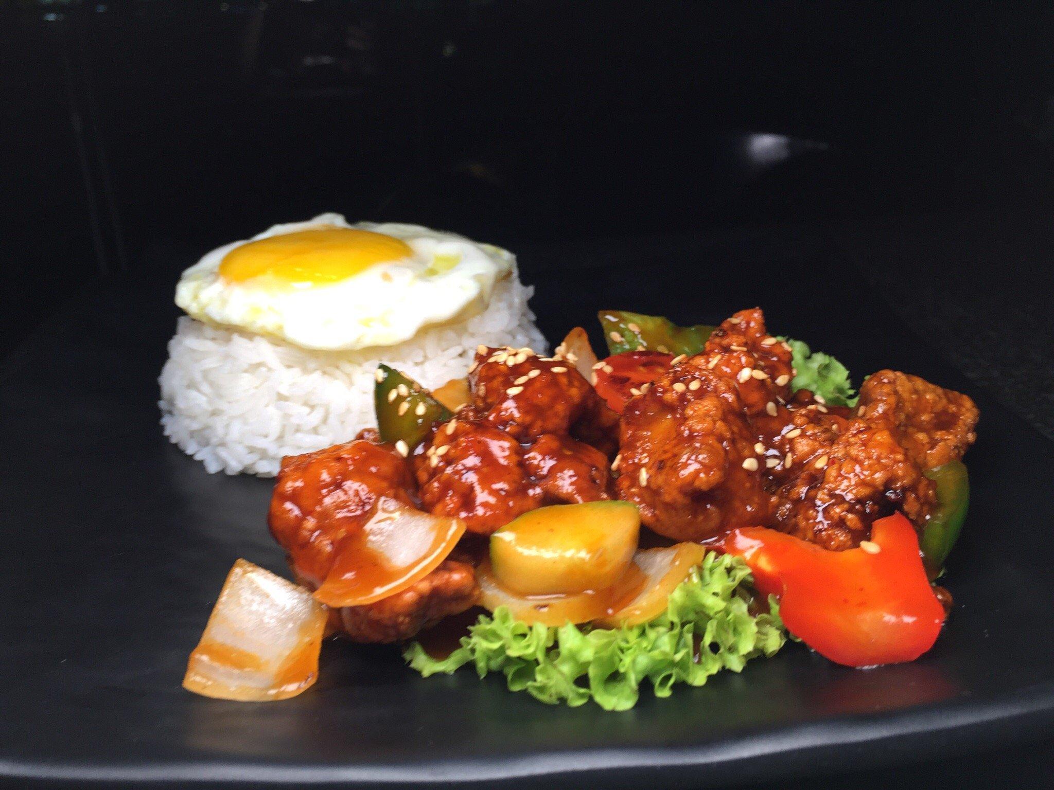 Cozy Bistro & Lounge