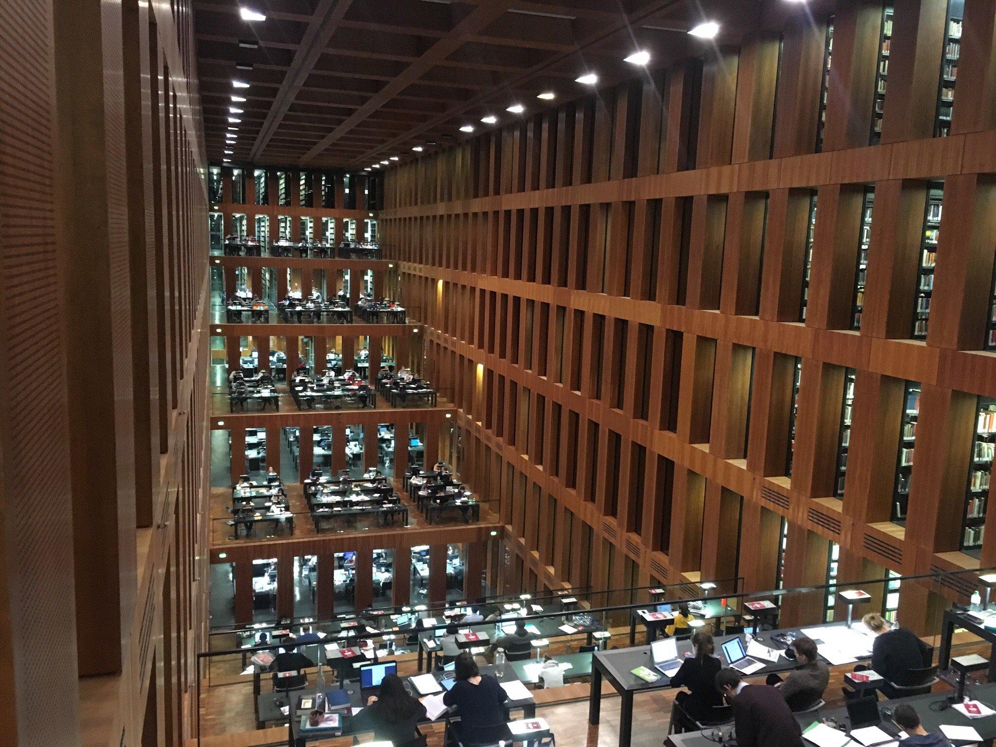 Jacob-und-Wilhelm-Grimm-Zentrum