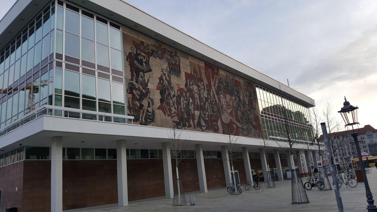 Wandbild "Der Weg der Roten Fahne"