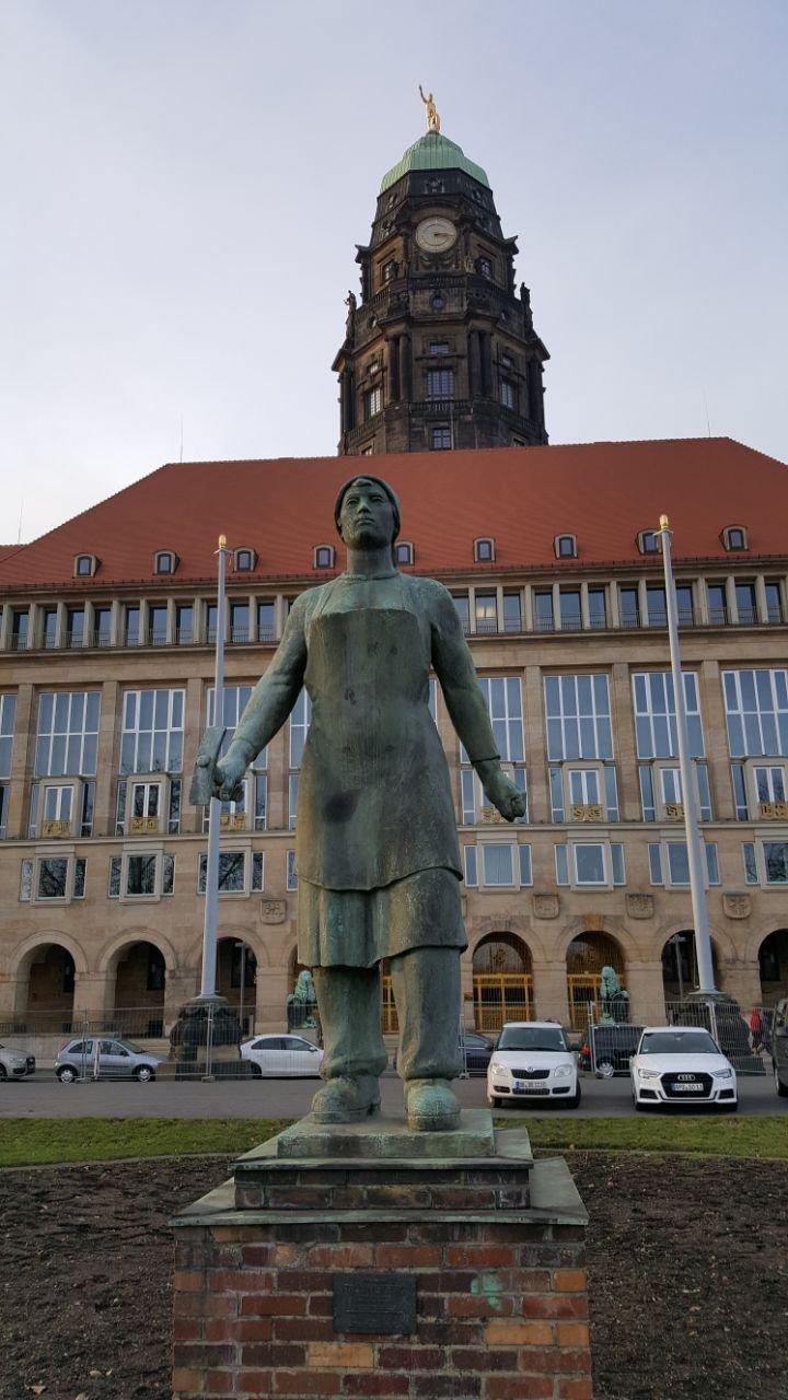 Denkmal Truemmerfrau